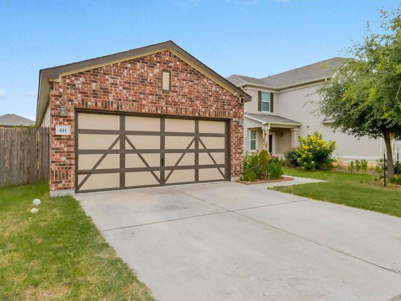 811 Screech Owl DR, Pflugerville TX 78660