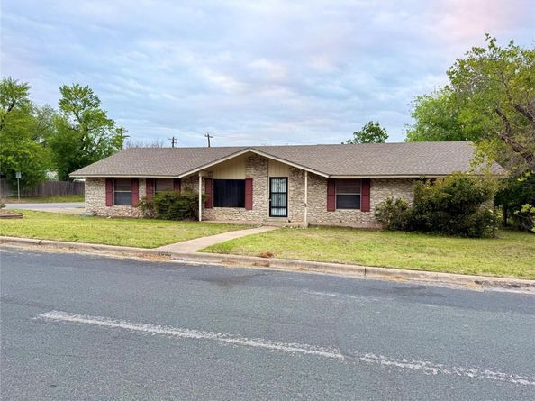 1000 Hollybluff ST, Austin TX 78753
