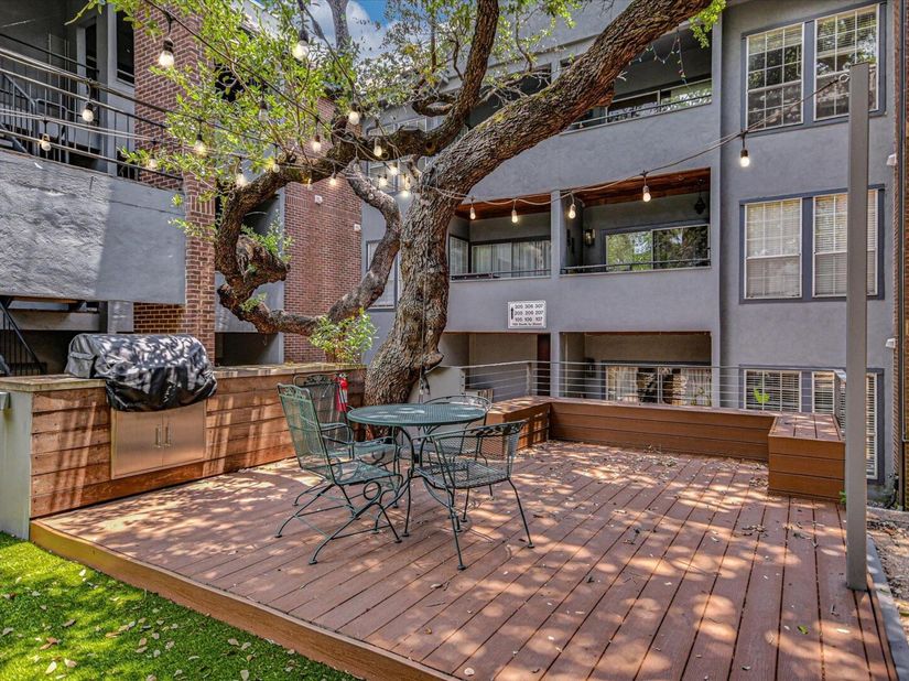 700 S 1st St 103, Austin TX 78704