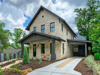 3309 Larry LN