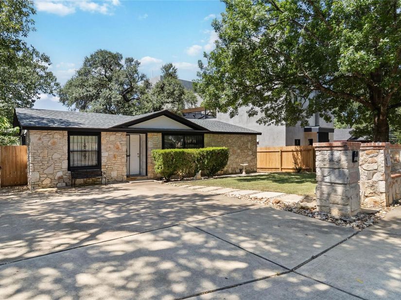 1002 Walter ST, Austin TX 78702