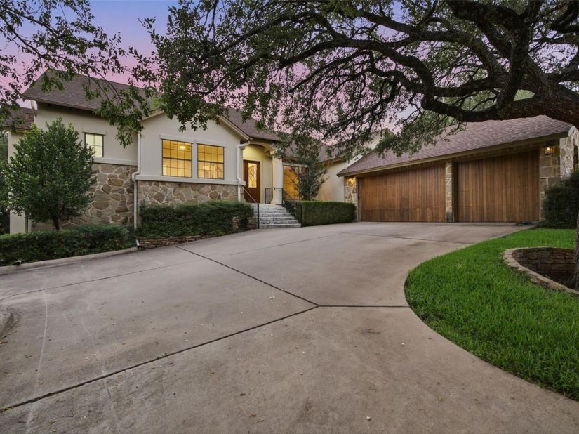 108 Crest View DR, Lakeway TX 78734