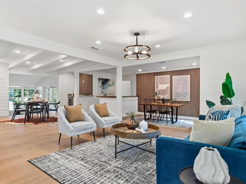 5718 Highland Hills DR, Austin TX 78731