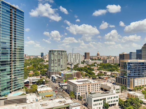 301 West Ave 2003, Austin TX 78701