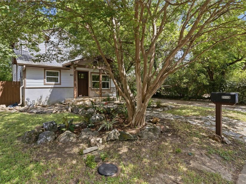 2113 Oxford Ave, Austin TX 78704