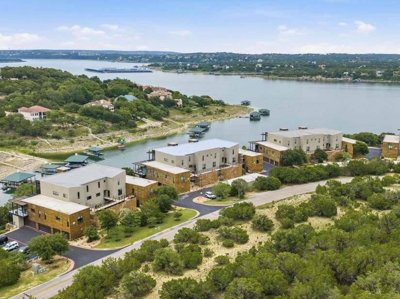 1101 Ivean Pearson RD B204, Lago Vista TX 78645