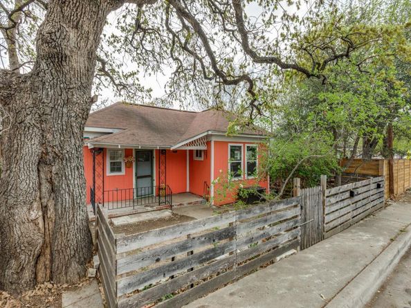 1903 E 10th ST, Austin TX 78702