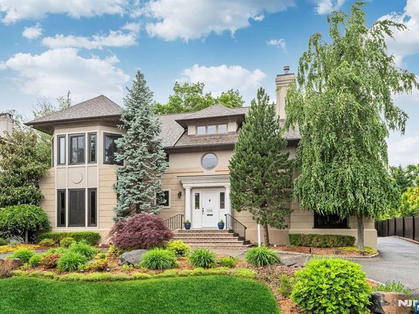 1115 Buckingham Road, Fort Lee NJ 07024