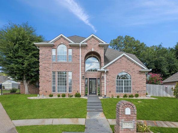 5620 S Archbridge Court , Arlington Texas 76017