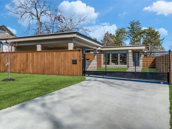 1439 E Louisiana Avenue 