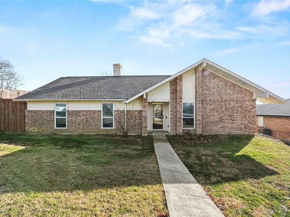 1614  Chesterfield Drive , Carrollton Texas 75007