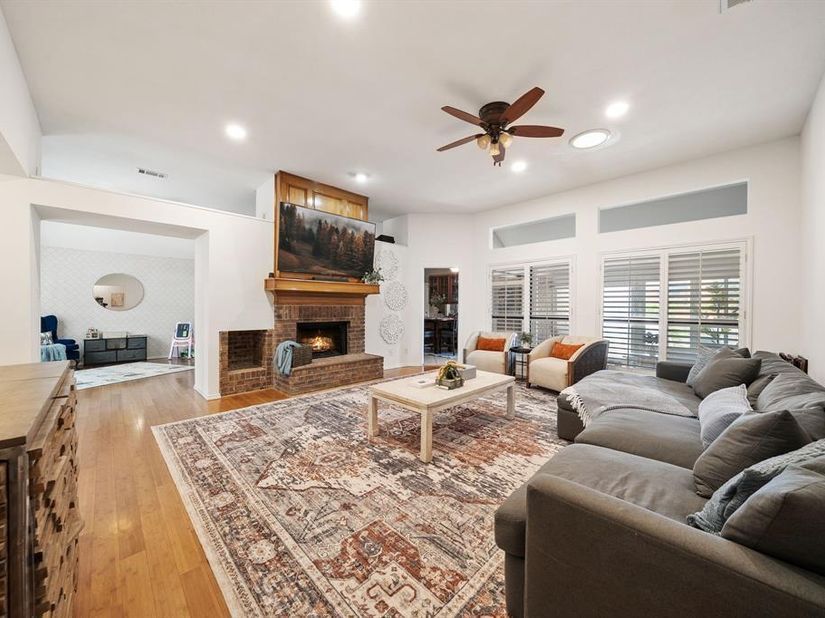 1633  Crosshaven Drive , Lewisville Texas 75077