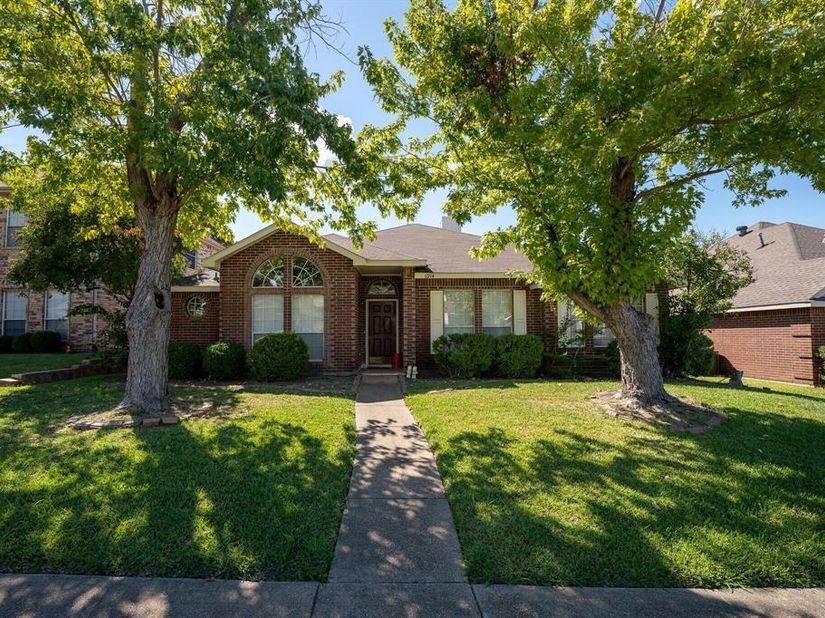 4835  Berridge Lane , Dallas Texas 75227