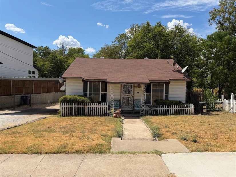 915  Harlandale Avenue , Dallas Texas 75216