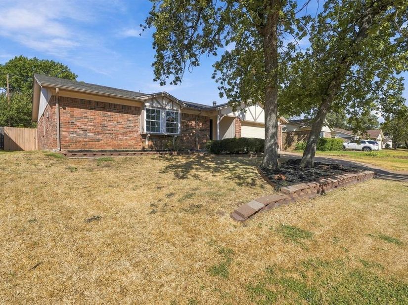 3708  Bordeaux Court , Arlington Texas 76016