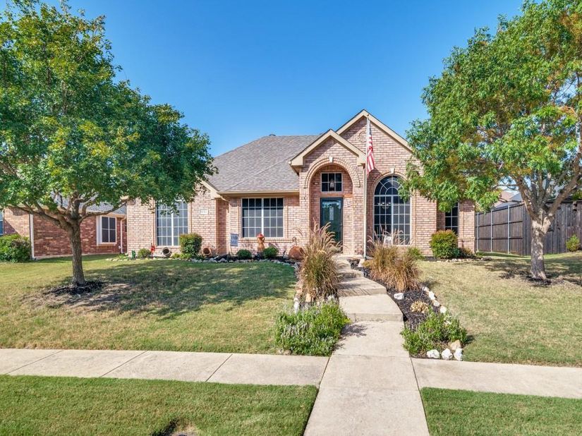 10313  Evergreen Drive , Rowlett Texas 75089