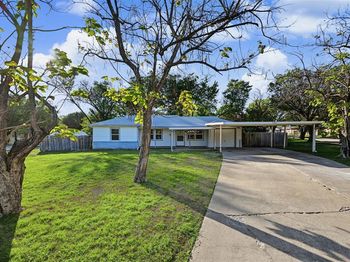 5205  Roxie Street 