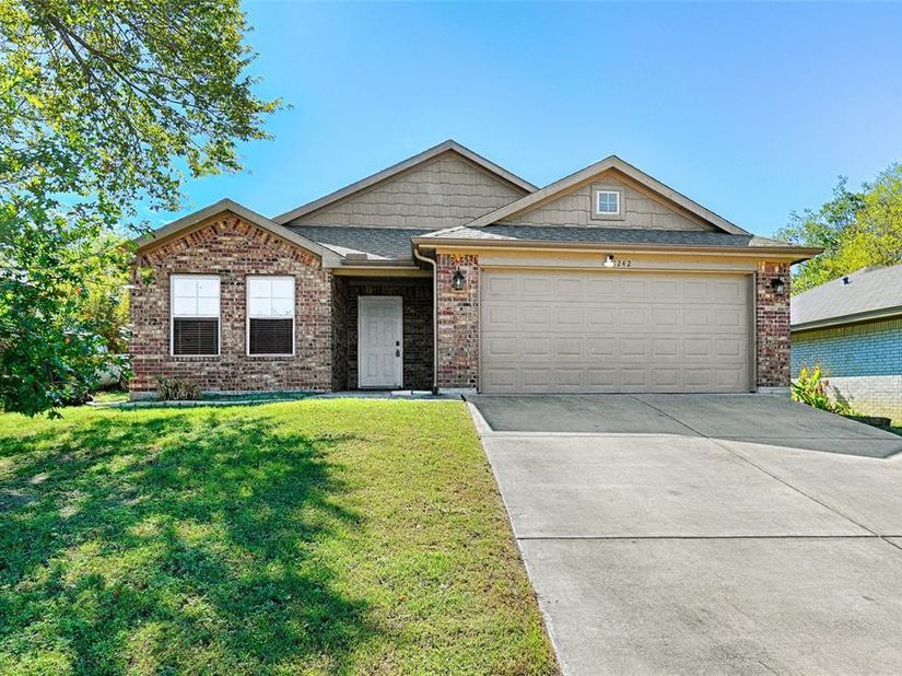 1242 E Powell Avenue , Fort Worth Texas 76104