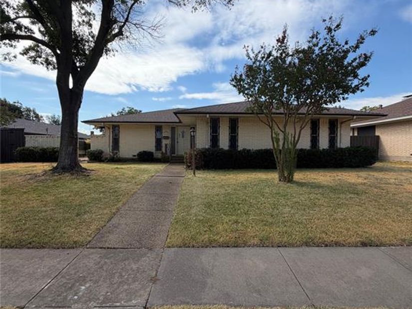 1410  Lexington Drive , Garland Texas 75041