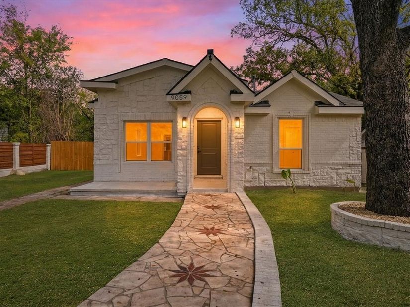 9059  Quinn Street , Dallas Texas 75217