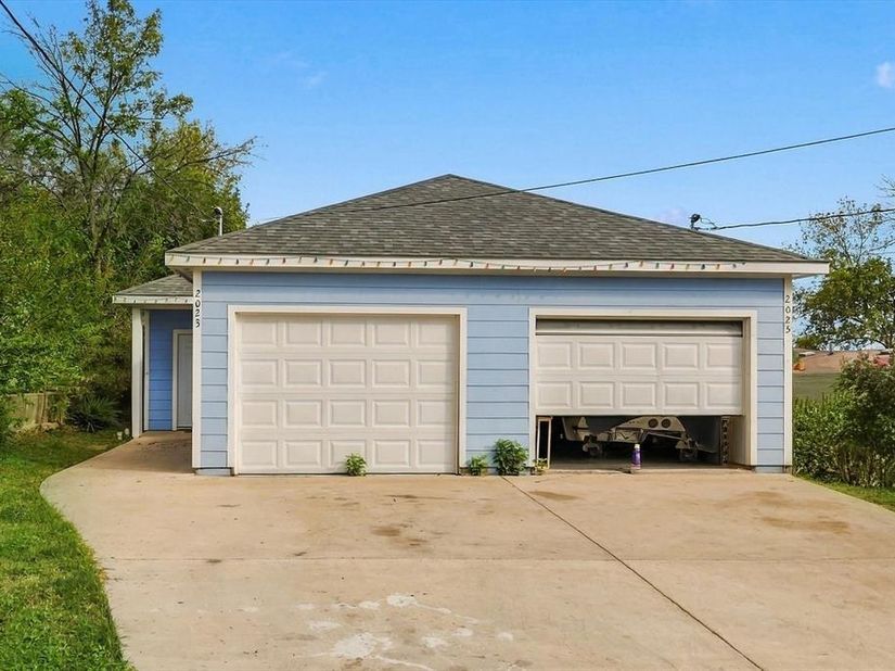 2023 E Myrtle Street , Fort Worth Texas 76104