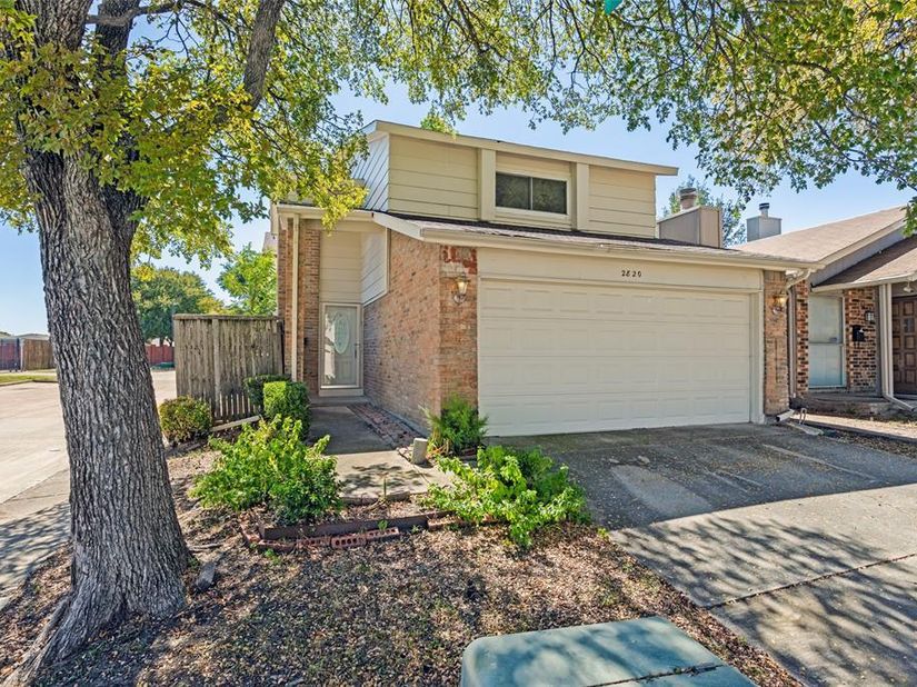 2820  Southern Cross Drive , Garland Texas 75044