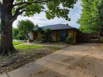 2201  Pebblebrook Court 