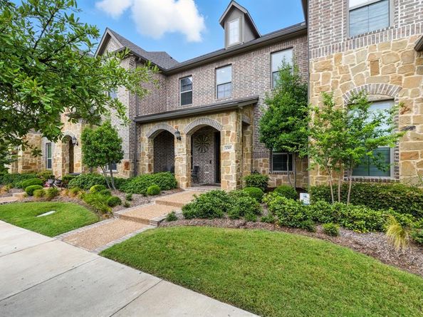 1305  Birds Fort Trail , Arlington Texas 76005