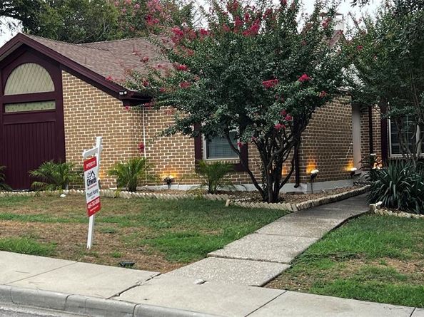 1606  Sutters Mill Drive , Carrollton Texas 75007