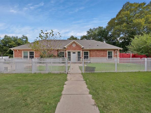 2410  Carleta Street , Dallas Texas 75253