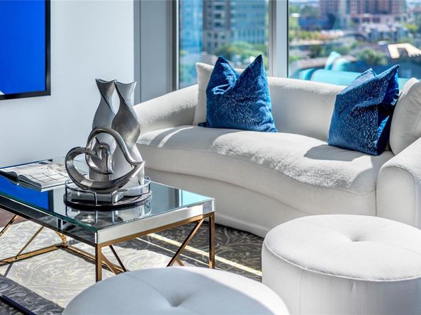 3130 N Harwood Street  1701, Dallas Texas 75201