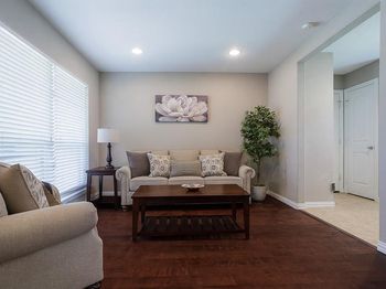 832  Greenhaven Drive 