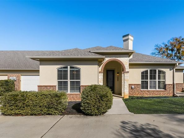 8841  Creek Run Road  403, Fort Worth Texas 76120