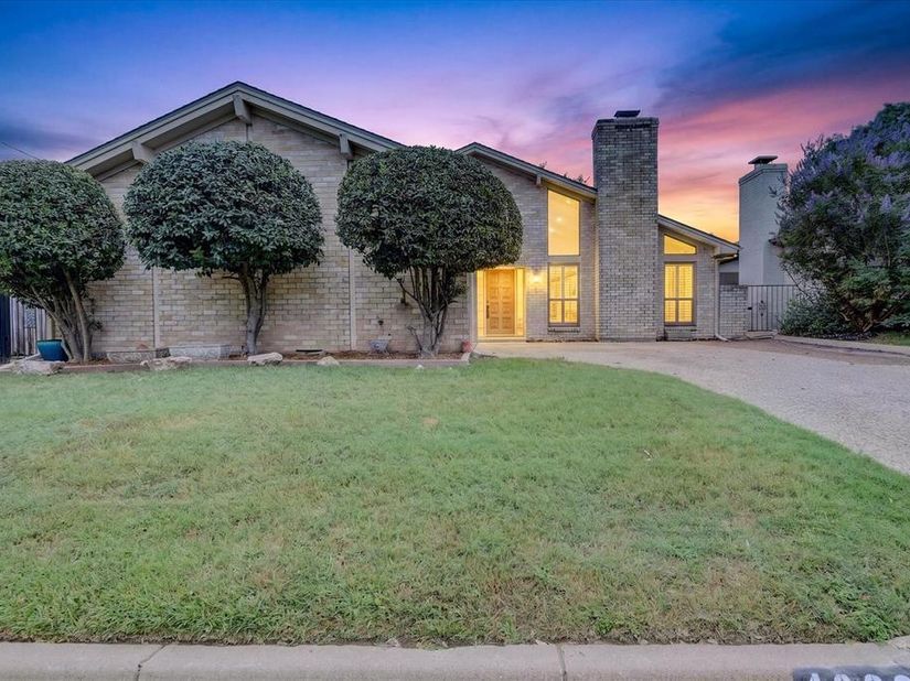 4083  Hidden View Circle , Fort Worth Texas 76109