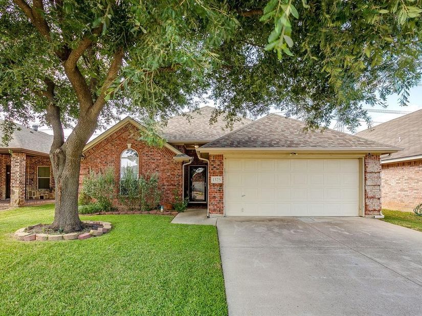 1325  Sierra Blanca Drive , Fort Worth Texas 76028