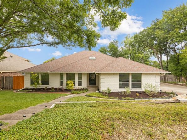 10112  Wandering Way Street , Benbrook Texas 76126
