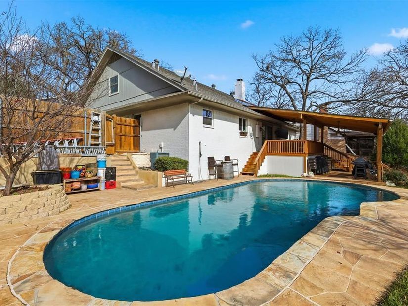 2703  Chinquapin Oak Lane , Arlington Texas 76012