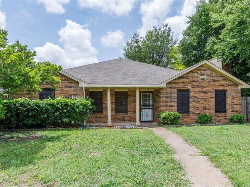 902  Wayne Avenue , Duncanville Texas 75137