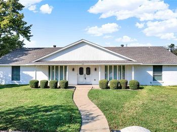 1104 W Lookout Drive 