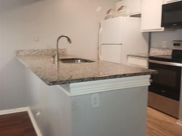 5750  Phoenix Drive  33, Dallas Texas 75231