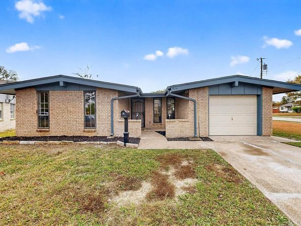 534  Henderson Circle , Garland Texas 75040
