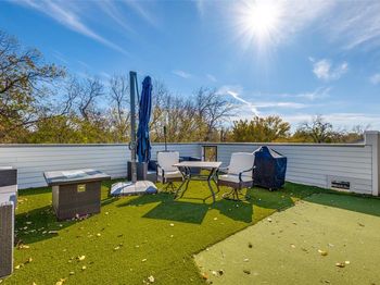 1262 N Prairie Avenue 