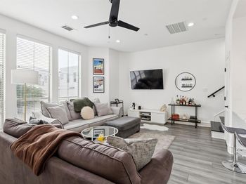 2100 N Fitzhugh Avenue 