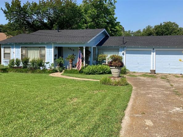 1916  Tierney Road , Fort Worth Texas 76112