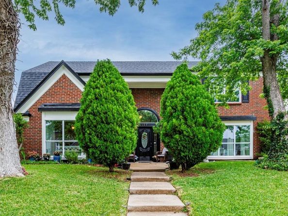 2107  Clearwater Trail , Carrollton Texas 75010