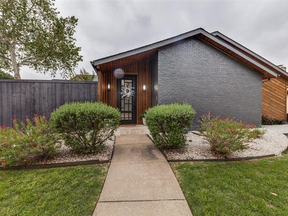 2300  Regal Road , Plano Texas 75075