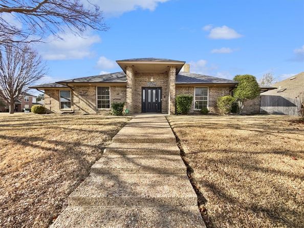 401  Kenshire Drive , Benbrook Texas 76126