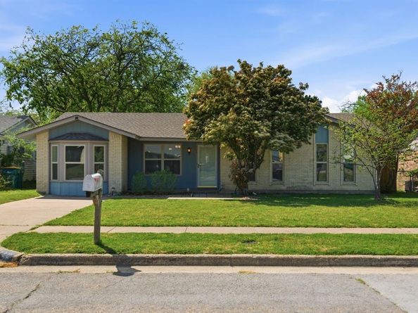 728  Lisa Lane , Cedar Hill Texas 75104