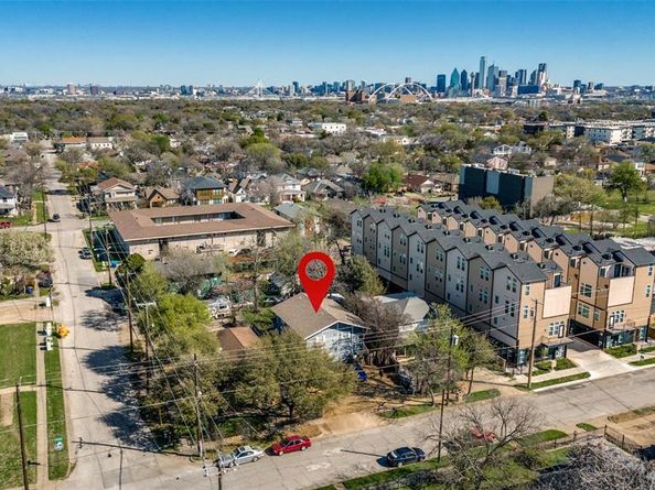 735 W 10th Street , Dallas Texas 75208