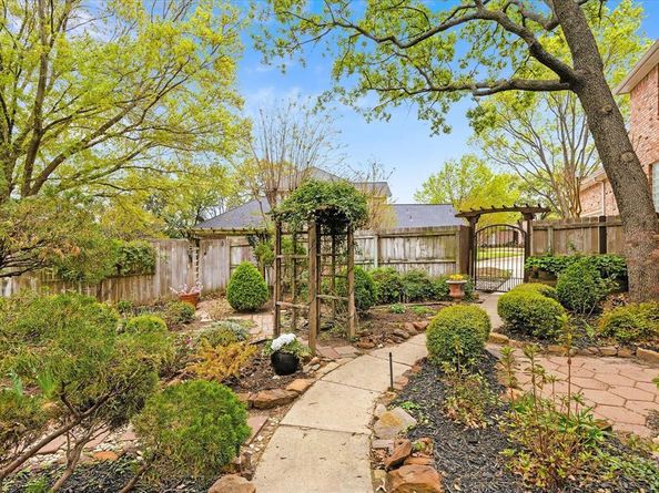 1869  Vintage Court , Corinth Texas 76210